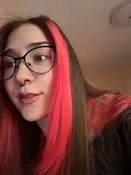 Snapshot of SashaMeow chatting on 05-31-26, 04:14 SashaMeow online show from 05-31-26, 04:14