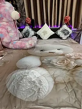 Little  Lia online show from 11-26-25, 01:45