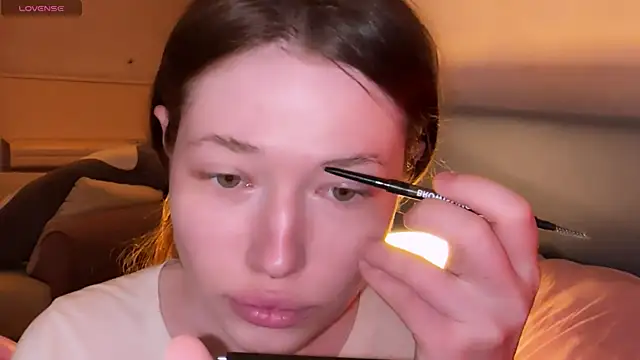 eva varnerr online show from 06-21-26, 12:02