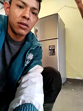 Snapshot of crazysex095 chatting on 02-06-25, 12:16 crazysex095 online show from 02-06-25, 12:16