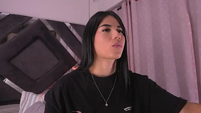 Snapshot of sam_lewins chatting on 10-27-25, 07:18 sam lewins online show from 10-27-25, 07:18