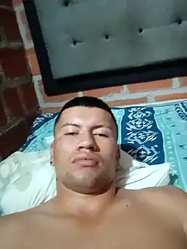 Snapshot of restrepo99 chatting on 12-28-24, 01:39 restrepo99 online show from 12-28-24, 01:39