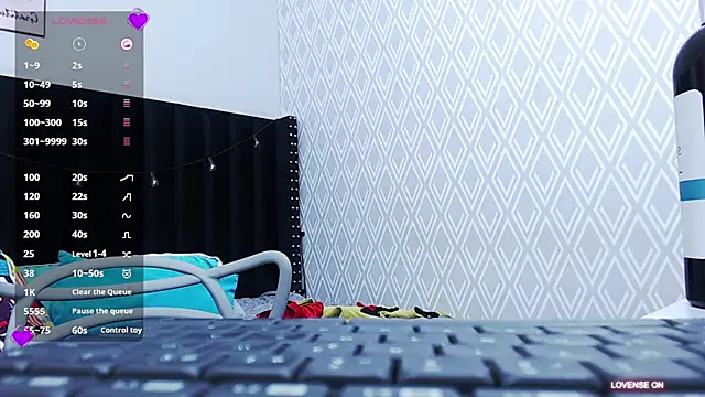 Snapshot of MommyHelpsmee chatting on 03-10-25, 08:01 MommyHelpsmee online show from 03-10-25, 08:01