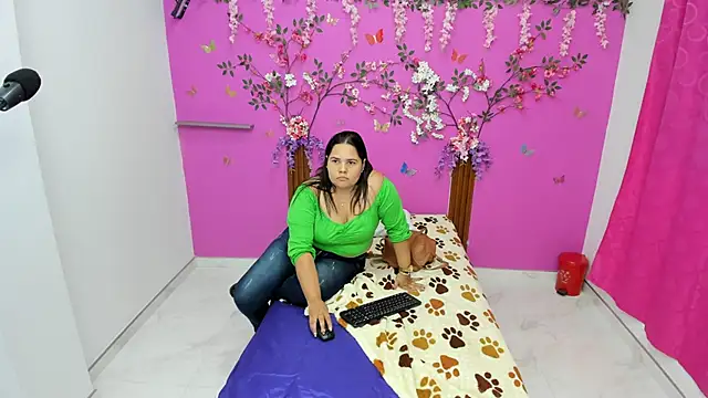 kariragapeass18 online show from 01-19-25, 02:47