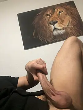 Snapshot of Big_XXL1 chatting on 12-21-24, 12:20 Big XXL1 online show from 12-21-24, 12:20