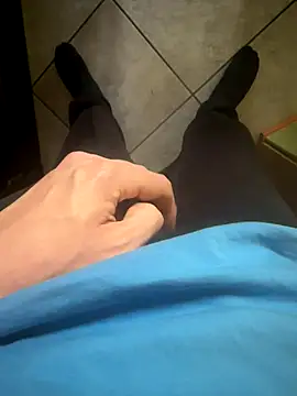 Snapshot of Dvddd chatting on 11-05-25, 11:32 Dvddd online show from 11-05-25, 11:32