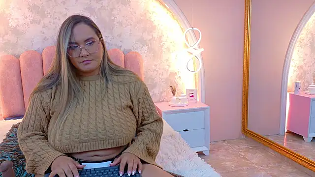 MiaLaurents online show from 01-15-26, 04:28