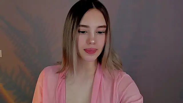 Snapshot of AngelicaKleee chatting on 02-08-25, 01:54 AngelicaKleee online show from 02-08-25, 01:54