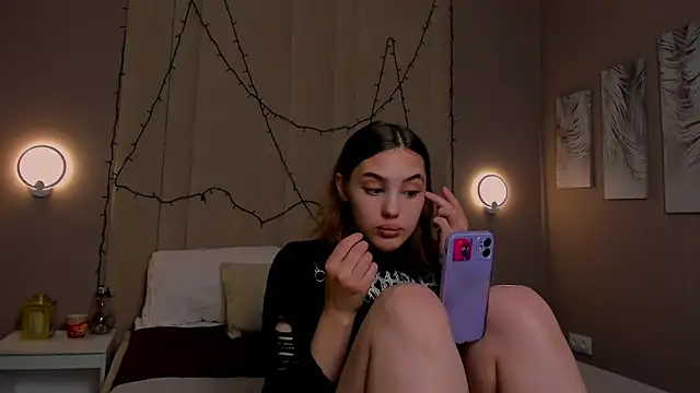 Snapshot of AngelicaKleee chatting on 09-16-25, 01:39 AngelicaKleee online show from 09-16-25, 01:39