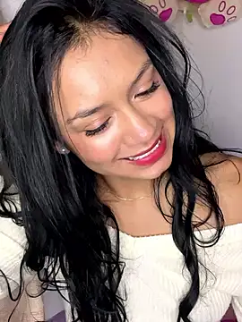 Snapshot of Charlotemonroe chatting on 12-31-24, 04:49 Charlotemonroe online show from 12-31-24, 04:49