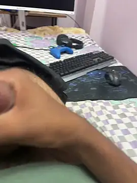 Snapshot of Cocaineandweed45 chatting on 11-11-25, 06:19 Cocaineandweed45 online show from 11-11-25, 06:19