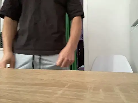 Snapshot of couplehot992 chatting on 12-27-24, 01:07 couplehot992 online show from 12-27-24, 01:07