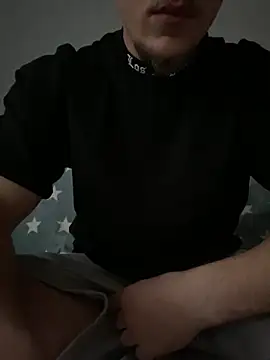 Snapshot of couplehot992 chatting on 01-13-25, 01:39 couplehot992 online show from 01-13-25, 01:39