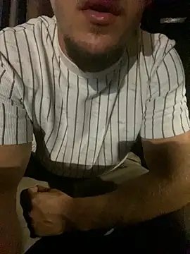 Snapshot of couplehot992 chatting on 10-15-25, 06:52 couplehot992 online show from 10-15-25, 06:52