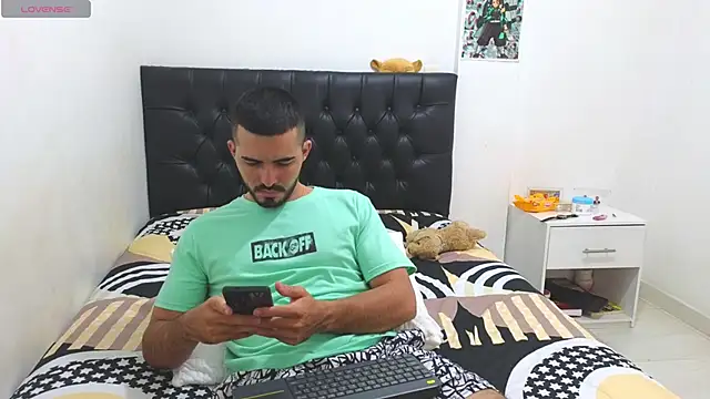 Massimoo 07 online show from 04-24-26, 08:00