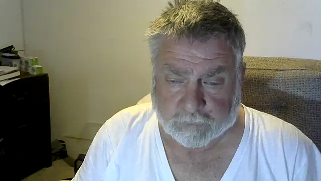 Snapshot of viejo_oso chatting on 11-27-25, 03:58 viejo oso online show from 11-27-25, 03:58