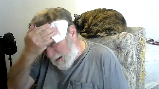 Snapshot of viejo_oso chatting on 01-31-26, 11:14 viejo oso online show from 01-31-26, 11:14