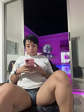 Snapshot of Petite_Abigail chatting on 12-29-24, 03:33 Petite Abigail online show from 12-29-24, 03:33