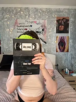 Sabrina shells online show from 10-10-25, 10:36