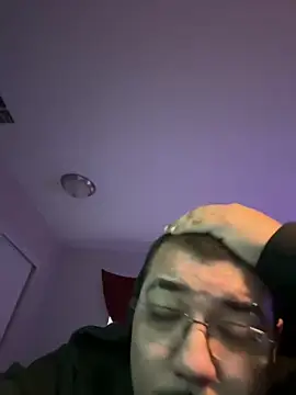 Snapshot of cloudy_couple444 chatting on 12-26-24, 09:15 cloudy couple444 online show from 12-26-24, 09:15