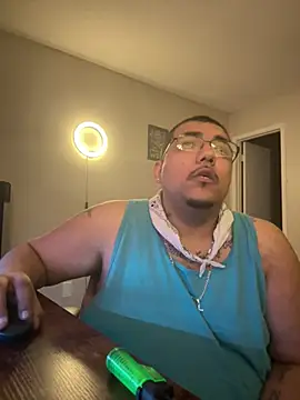 Snapshot of cloudy_couple444 chatting on 02-03-25, 02:36 cloudy couple444 online show from 02-03-25, 02:36