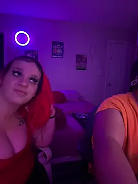 Snapshot of cloudy_couple444 chatting on 03-08-25, 08:11 cloudy couple444 online show from 03-08-25, 08:11