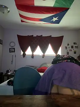 Snapshot of cloudy_couple444 chatting on 09-28-25, 07:08 cloudy couple444 online show from 09-28-25, 07:08