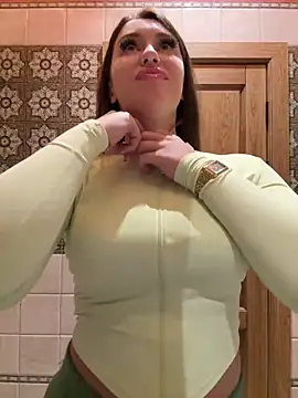AndreaMood online show from 01-28-25, 05:54