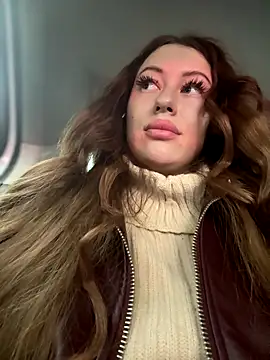 Snapshot of AndreaMood chatting on 09-29-25, 07:02 AndreaMood online show from 09-29-25, 07:02