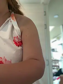 Snapshot of AndreaMood chatting on 11-29-25, 04:37 AndreaMood online show from 11-29-25, 04:37