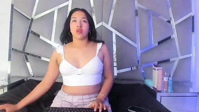 IsabellRodriguez18 online show from 01-14-25, 10:48