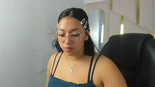 IsabellRodriguez18 online show from 12-03-25, 04:53