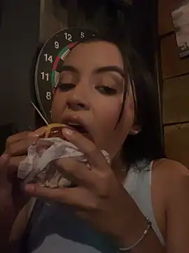 Snapshot of MikeAndJessy chatting on 03-14-25, 03:04 MikeAndJessy online show from 03-14-25, 03:04