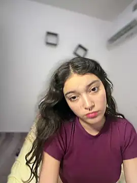 Snapshot of MikeAndJessy chatting on 03-07-26, 03:58 MikeAndJessy online show from 03-07-26, 03:58