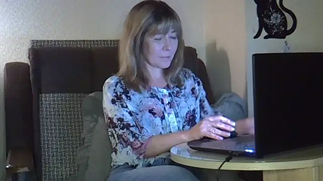 Snapshot of EllaJohnsonX chatting on 03-07-26, 04:26 EllaJohnsonX online show from 03-07-26, 04:26