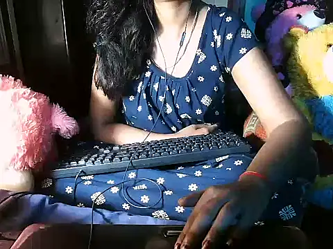 Half Girlfriend  online show from 10-18-25, 06:41