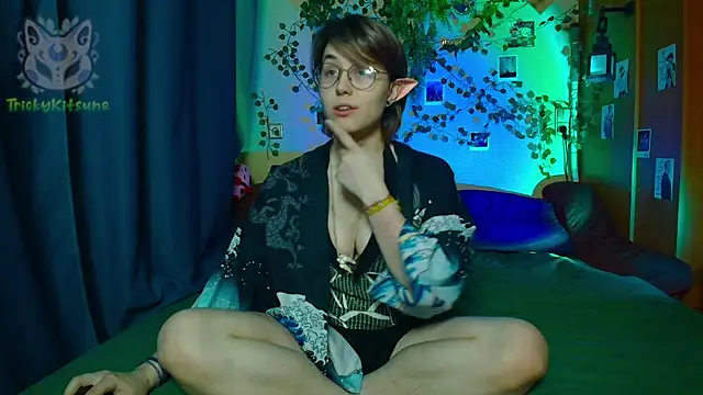 TrickyKitsune online show from 04-27-26, 04:27