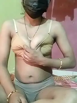 Snapshot of Coupleshow47 chatting on 01-26-25, 08:13 Coupleshow47 online show from 01-26-25, 08:13