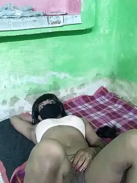 Snapshot of Coupleshow47 chatting on 09-19-25, 10:32 Coupleshow47 online show from 09-19-25, 10:32