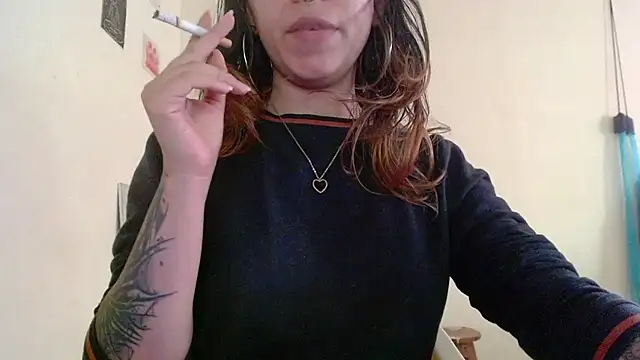 Snapshot of Maam_Ine chatting on 10-14-25, 09:59 Maam Ine online show from 10-14-25, 09:59