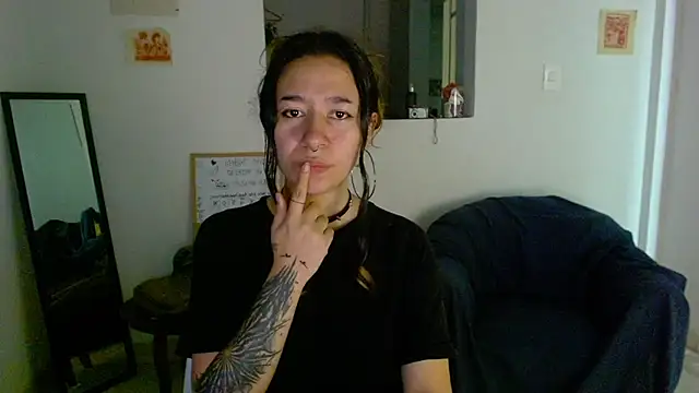 Snapshot of Maam_Ine chatting on 06-14-26, 02:35 Maam Ine online show from 06-14-26, 02:35
