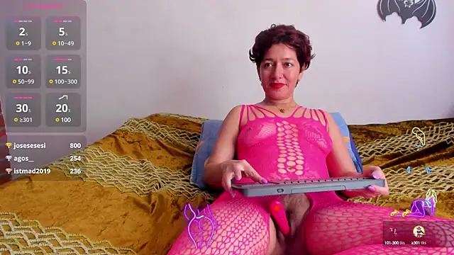 Laura hellss online show from 02-07-25, 02:47