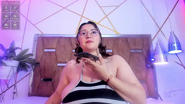 Snapshot of LunaPleasure chatting on 12-04-25, 05:50 LunaPleasure online show from 12-04-25, 05:50