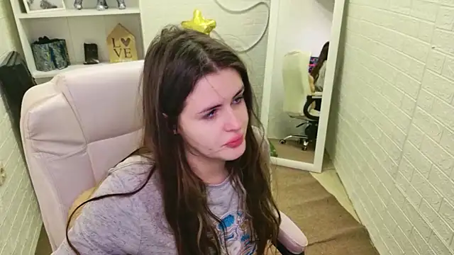 StellaFrost online show from 12-15-25, 10:19