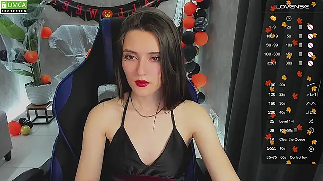 Snapshot of niki_cutes chatting on 10-31-25, 01:06 niki cutes online show from 10-31-25, 01:06