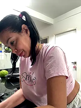 Snapshot of KarolRubi1 chatting on 11-22-25, 06:07 KarolRubi1 online show from 11-22-25, 06:07