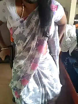 Snapshot of Tamil_roja69 chatting on 05-09-26, 05:23 Tamil roja69 online show from 05-09-26, 05:23