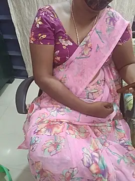 Snapshot of Tamil_roja69 chatting on 06-18-26, 01:48 Tamil roja69 online show from 06-18-26, 01:48
