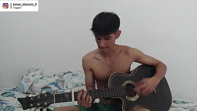 Snapshot of Johan_Mancini_R chatting on 01-08-25, 07:13 Johan Mancini R online show from 01-08-25, 07:13