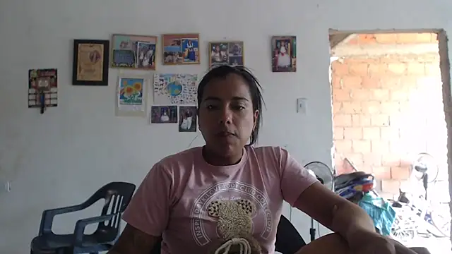 Snapshot of Coral0403 chatting on 05-28-26, 06:38 Coral0403 online show from 05-28-26, 06:38